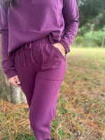 Load image into Gallery viewer, Malibu Sweatpants :: Plum :: S-L
