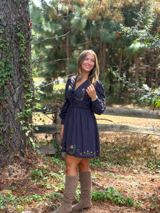 Lou Embroidered Dress :: S-L