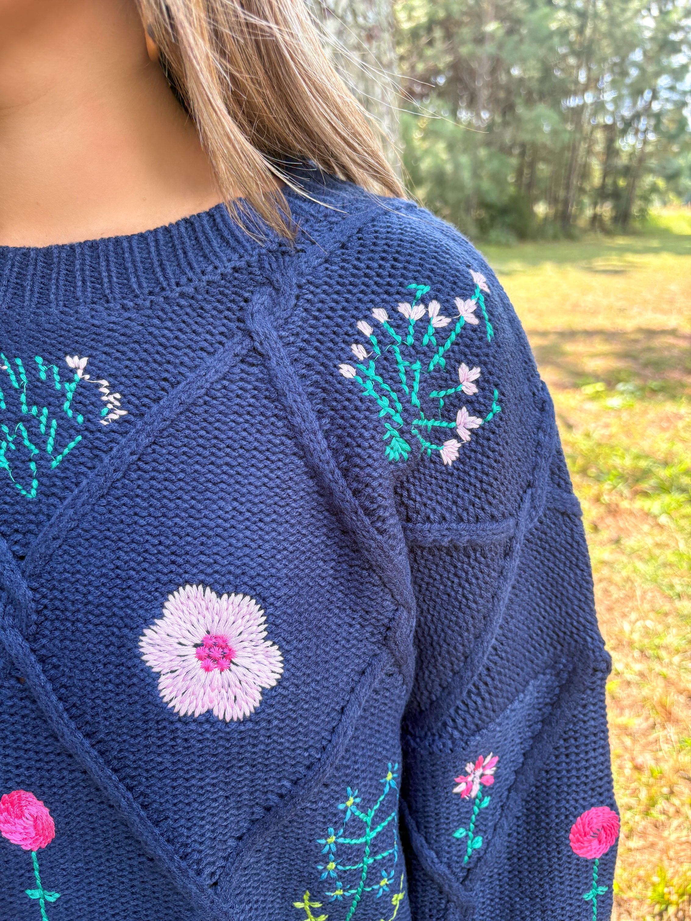 Aster Embroidered Sweater :: S-L