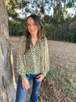 Load image into Gallery viewer, Kelly Floral Blouse :: S-L
